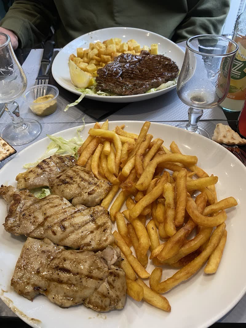 MANHATTAN — Restaurant casher à Paris
