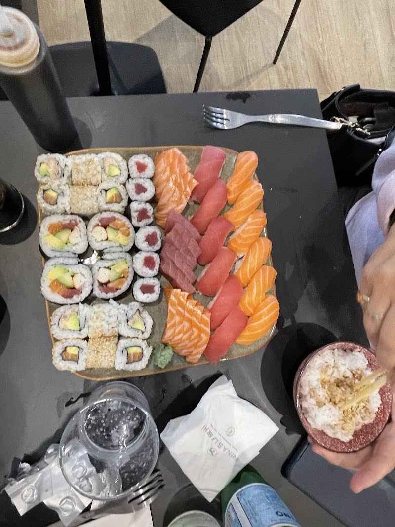 NINA SUSHI — Restaurant casher à Neuilly-sur-Seine